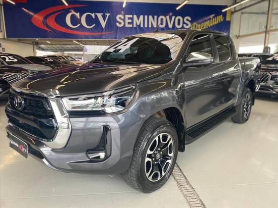 TOYOTA HILUX 2.8 D-4D TURBO DIESEL CD SRX 4X4 AUTOMÁTICO